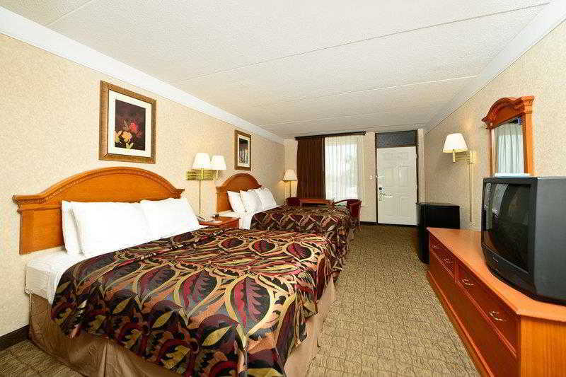 Days Inn By Wyndham Columbia Kentucky Exterior photo