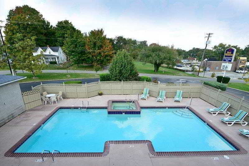 Days Inn By Wyndham Columbia Kentucky Exterior photo
