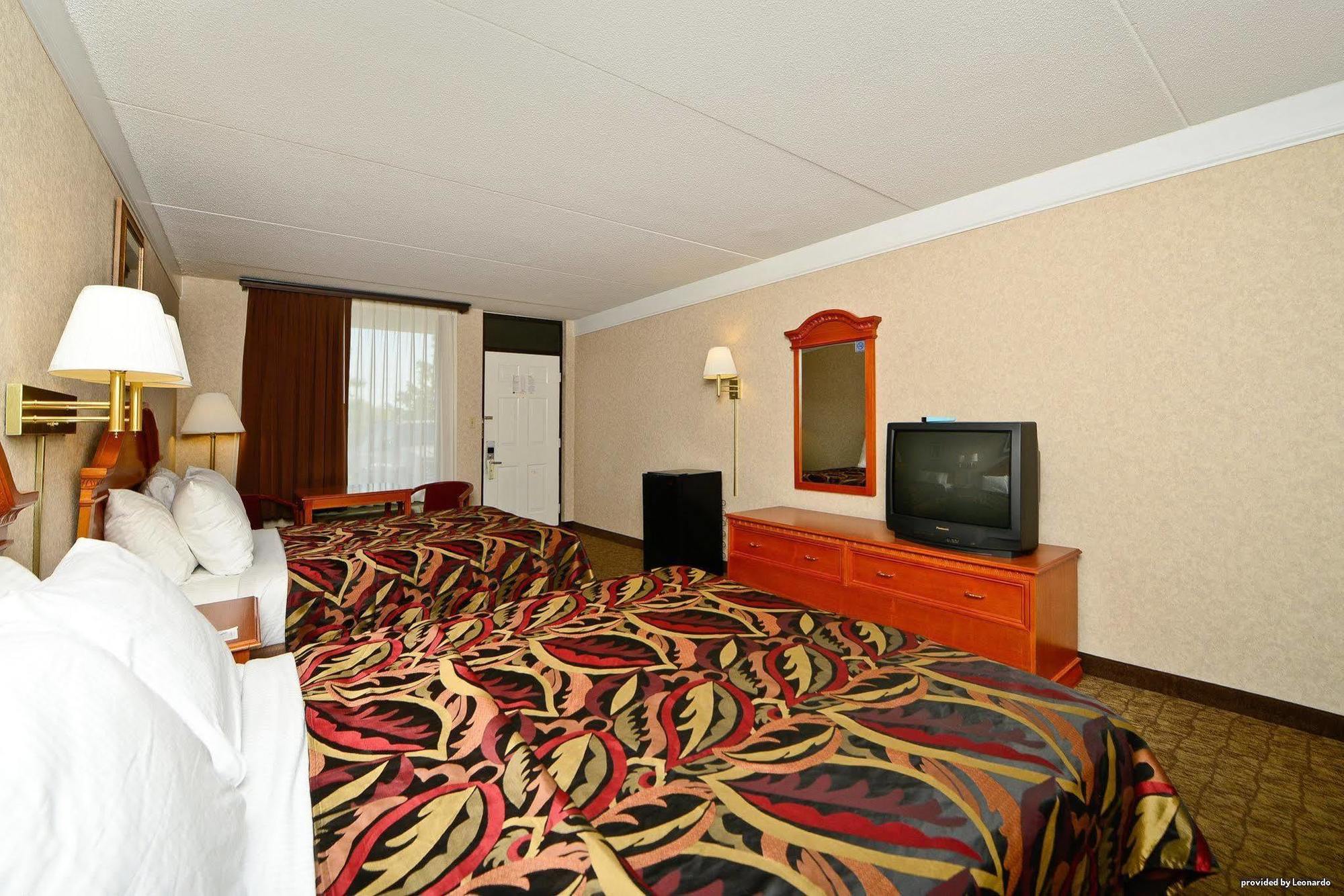 Days Inn By Wyndham Columbia Kentucky Exterior photo
